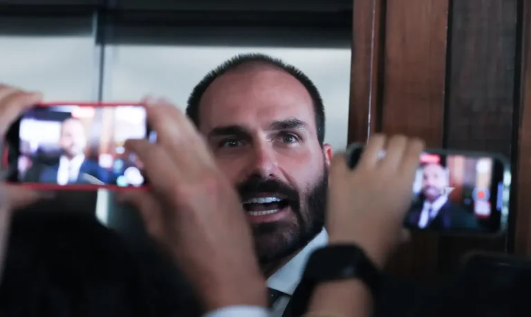 STF inicia sessão que vai decidir se Eduardo Bolsonaro será condenado