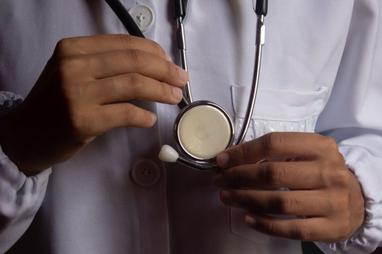 TJPA afasta dolo eventual e absolve médico acusado por infecção após cirurgia