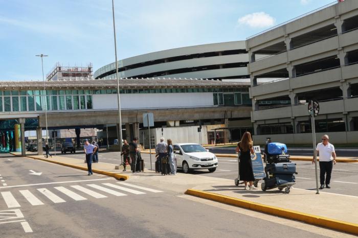 Jovem presa com cocaína no Aeroporto Salgado Filho é condenada por tráfico internacional