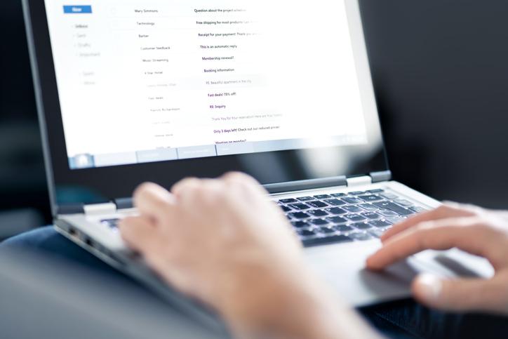 Empresa é condenada por expor na intranet empregados que ajuizaram ações trabalhistas