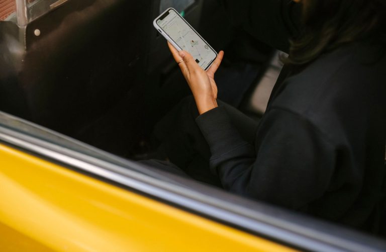 Passageira será indenizada após acidente em corrida por aplicativo