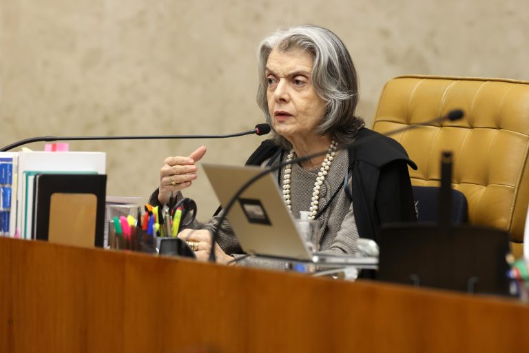 Plantão de Manaus para medidas protetivas é citado por Cármen Lúcia durante julgamento no STF