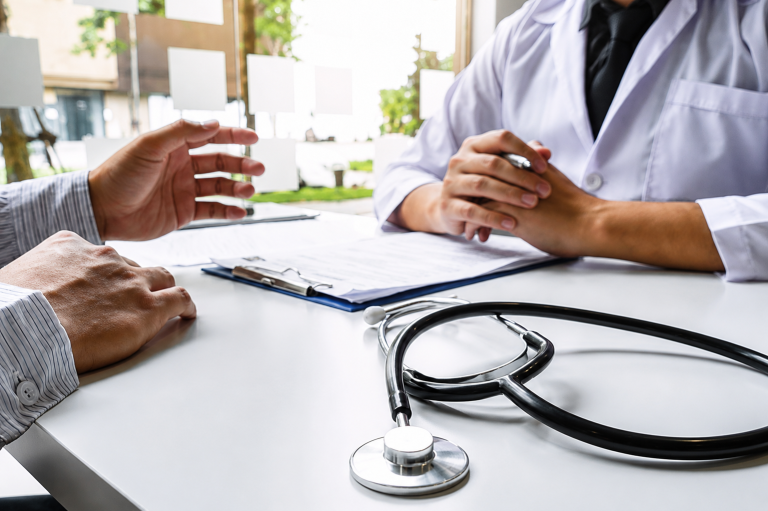 Disputa entre planos de saúde não afasta dever de garantir tratamento médico