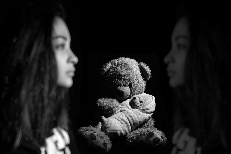 Justiça Federal reconhece trabalho infantil e garante aposentadoria a mulher