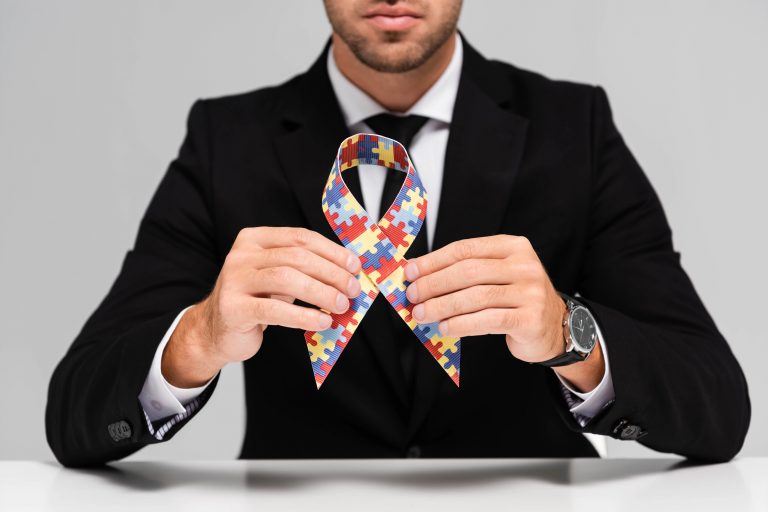 Comissão aprova projeto que amplia inclusão de pessoas com autismo no trabalho