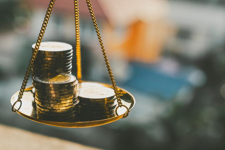 Advogado de banco consegue restabelecer salário reduzido após ação trabalhista