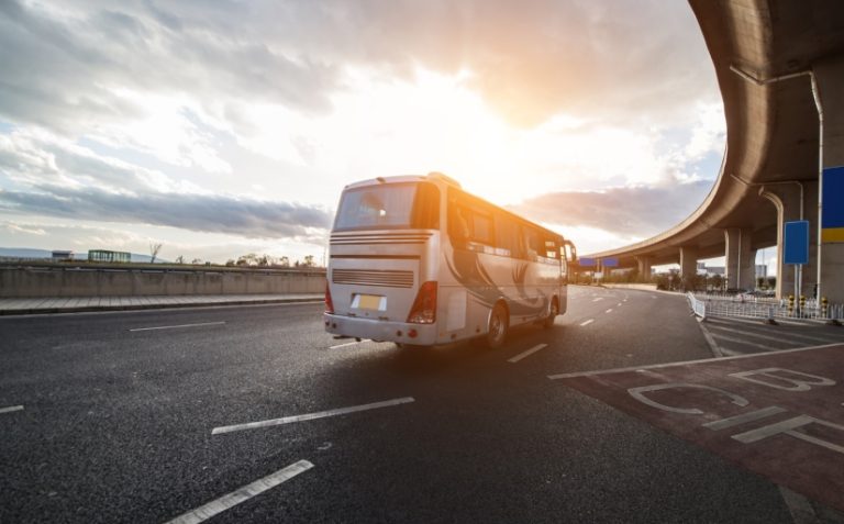 Justiça mantém justa causa de motorista que entregou ônibus a namorado sem CNH