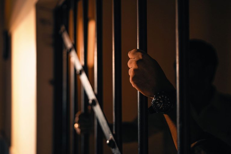 Pai é condenado a 16 anos por estupro de vulnerável contra a própria filha em Manaus