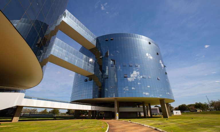 PGR deve se manifestar sobre supostas conversas entre Vorcaro e Moraes