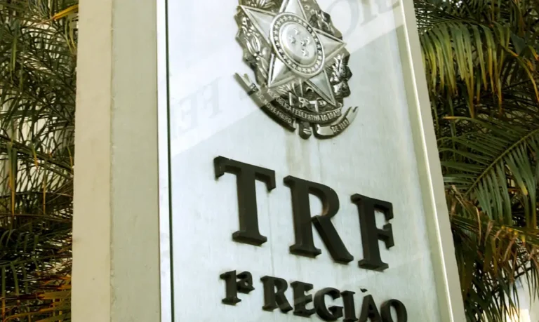 Desembargador mantém cobrança de imposto de exportação de petróleo