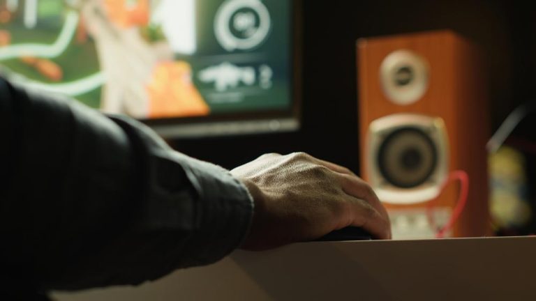Gerente de TV que perdeu estabilidade pré-aposentadoria faltando nove dias recebe indenização