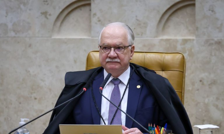 A pedido de Fachin, Mendonça retira parte de sigilo do caso Master