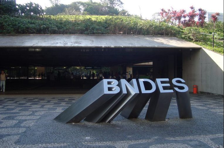 Nova lei autoriza o BNDES a criar subsidiárias