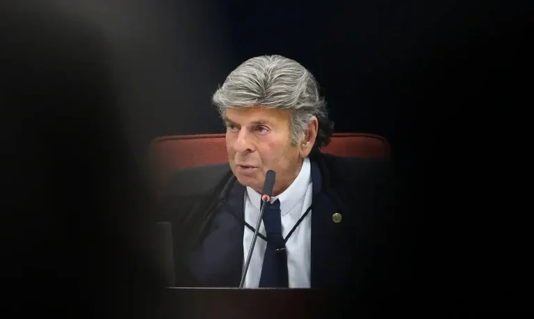 Fux pede a Senado posição sobre acessos de Vorcaro e esposa de Moraes