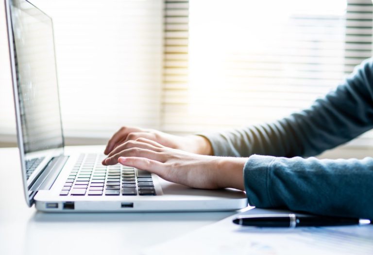 Só enviar e-mail não basta para constituir devedor em mora em busca e apreensão de veículo